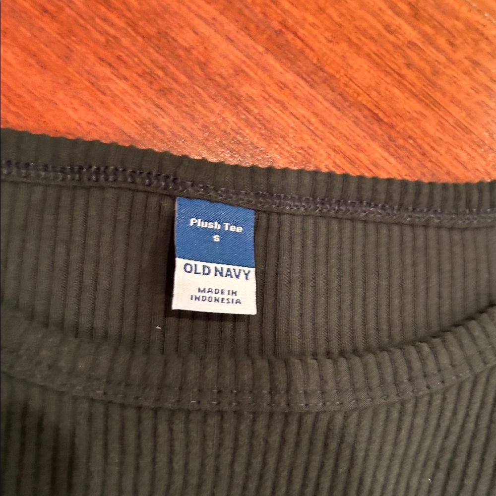 3 size small old navy long sleeve plush tee 2 are new with tags - Picture 10 of 11